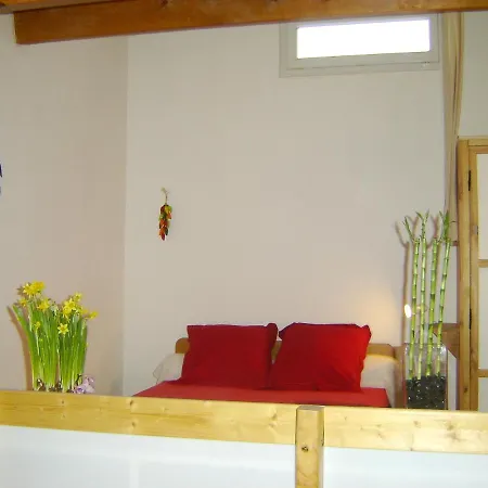 Апартаменты Rue Du Regina Mireval
